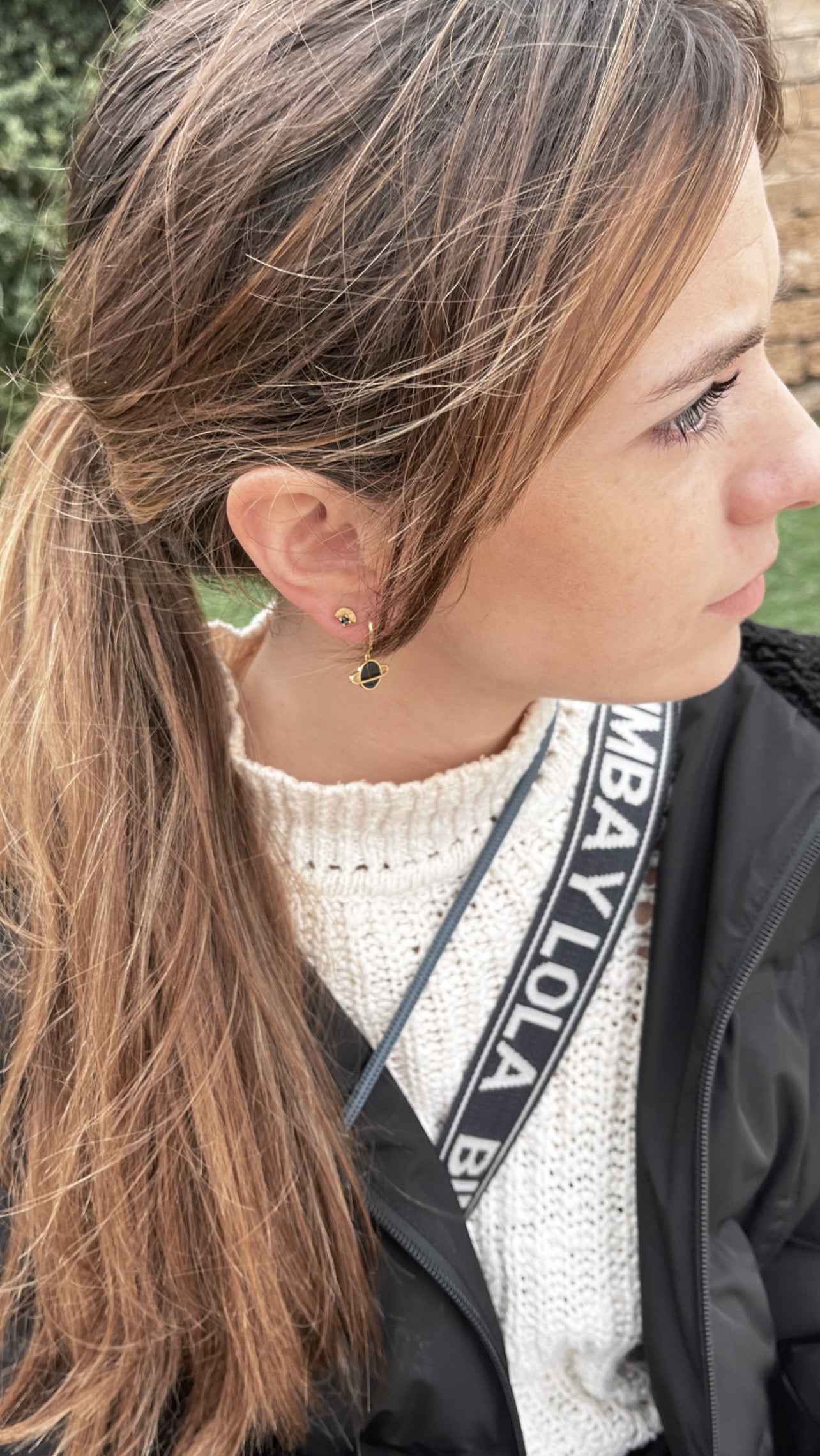 Pendientes Saturno Negro